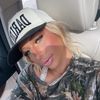 halle.helton