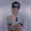 victor_gomns