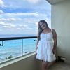 chloe_shoer