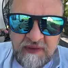 Der Typ mit der Brille!