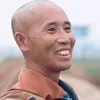 Cô bé dễ thương