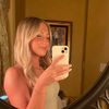 olivia1764463727