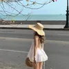 ninine_hola