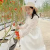 Mẹ Hằng và em Coca