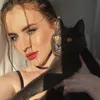 karina.and.smokycat