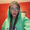 chloe_1110_
