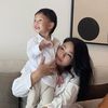 หม่ามี๊ฮัสสะกับน้องฮาวี่(52k.)