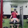 Đức đang tập gym.