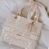 aisha.q