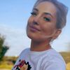 blonda_din_multime