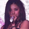 sarina_blink