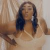 vee..monique