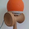 un.baiat.cu.kendama