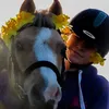 Caitlin is a horse girl 💫🤍