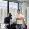 Bơi Theo Cá Mập