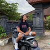 nginyuk.from.behind