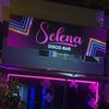 Selena, Disco - Bar