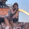 perksofbeingtaylorswift