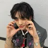 hyunjin_redphone