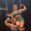 dumbbell_blonde