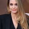 angelina_jjoliebackup0