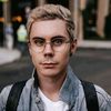_smart_man_with_glasses_
