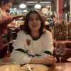 Zhia_admires