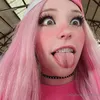 ^_<