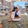 user1232148025906