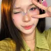 Huyền thích makeup
