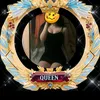 queen_plays01