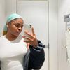 laya_caresse
