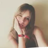 arelucyingthis