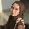 Dirumah.Adis