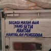 sedang mengetik.....