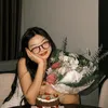 êmi nhỏ chơi quần áo
