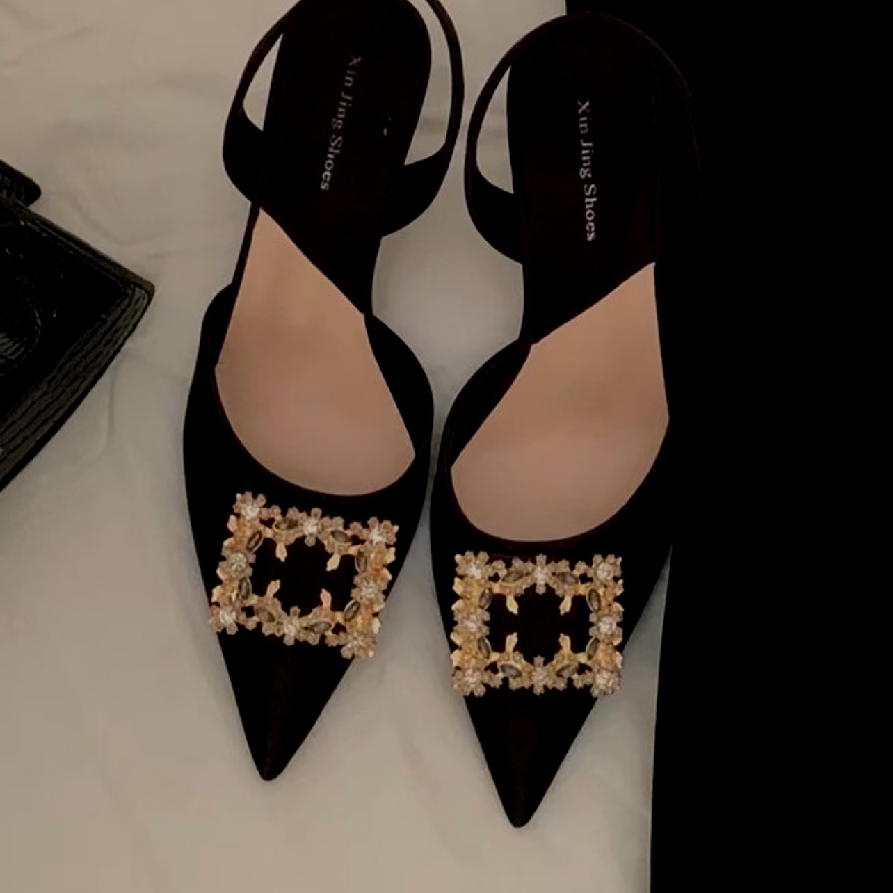 naima37606