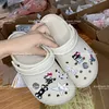 crocs_sinhvien