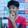 pin myint yan (fan girl)