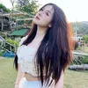 Mouzy đang học makeup