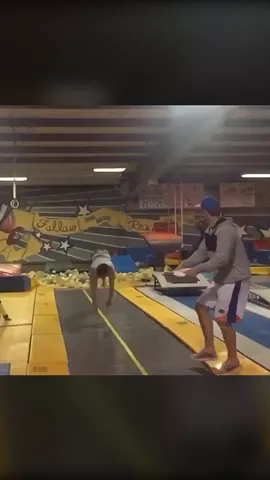 Frisbee Gymnastics 💯