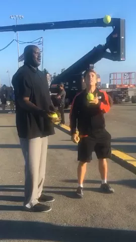 How I beat SHAQ! 🏀😂 Snapchat/Instagram: JugglinJosh #FeatureMe #FeatureThis 