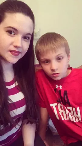 14 years apart and still best friends🤘🏻💕#SiblingGoals #FeatureMe #FeatureThis @musical.ly @_reeves_noah_usa_ 