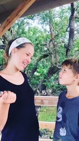 When I meet new people 😂 #JK  @calebcoffee @peytoncoffee 👈 my kids #HowIIntroduceMyself #Family #Dawin 
