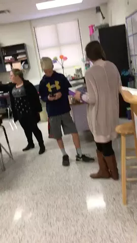 Yayyyyy I gotttt it😂👍🏼#mannequinchallenge