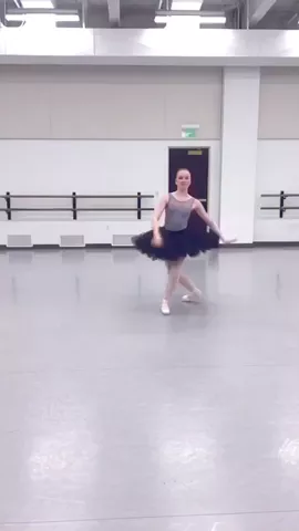 #LifeGoesOn @kathrynstuehmer @stella_dancer #featurethis #dance #featureus #feature #featureme #ballet #Fergie