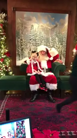 SHE MELTS MY HEART!💔 #ChristmasCountdown (Snapchat: SavvvSoutas)