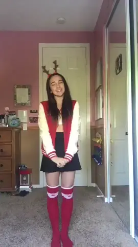 Smiling is my FAVORITE😄❤️💚 #NoHate #Smile #weirdo #ChristmasCountdown