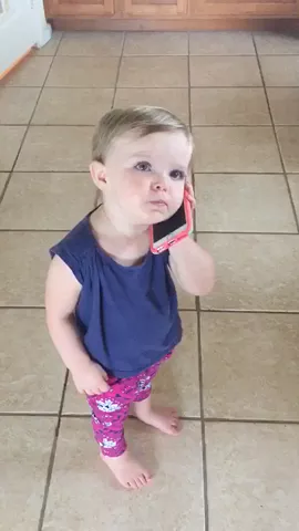Hi Dadda! ☎️😍 #CUTE @thesmalls #elliesmall #Christmas #CoffeeVlog #BestHashtag2k16 #Family