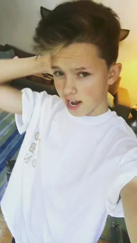 Small world... 😛💓 #LipSync | Instagram - jacobsartorius 😍